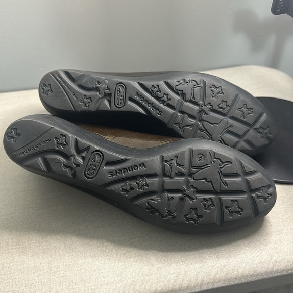 Wonders patent leather wedge comfort shoes - Picture 6 of 6